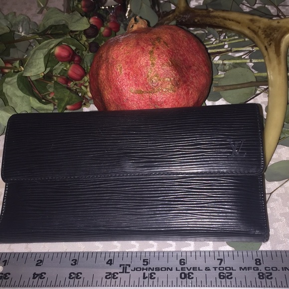 Louis Vuitton Handbags - Louis Vuitton Wallet